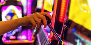 darahoki PMPL Indonesia esports betting interface with live match odds and team standings